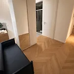 Schiavon Palace فندق ليدو دي يسولو